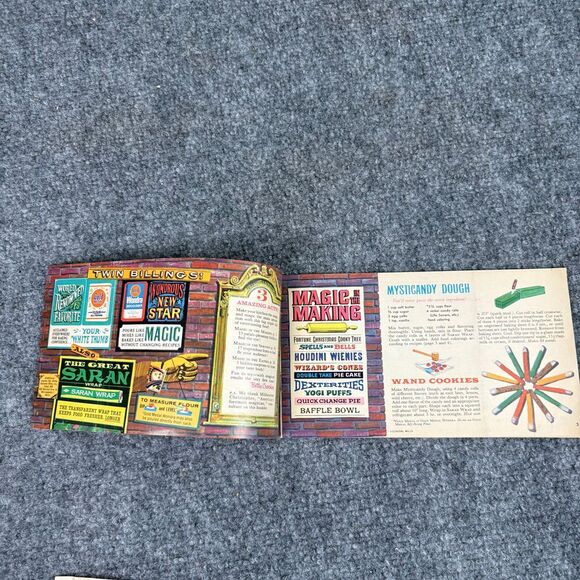 Vintage Recipe Booklets Lot of 3 Baking Holiday Hostess Betty Crocker Story - Picture 9 of 12